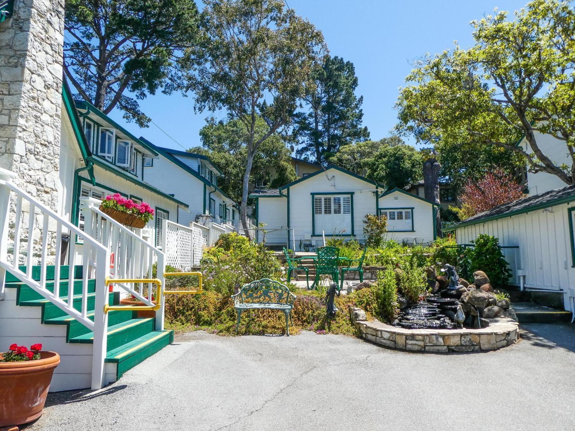 Carmel Green Lantern Inn ภายนอก รูปภาพ
